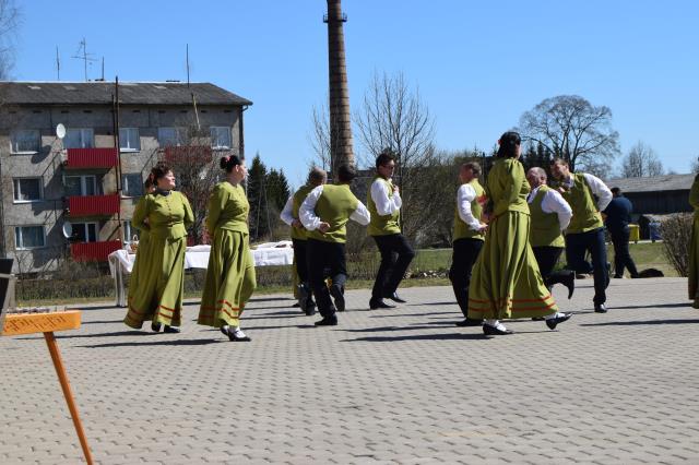 Baltā galdauta svētki